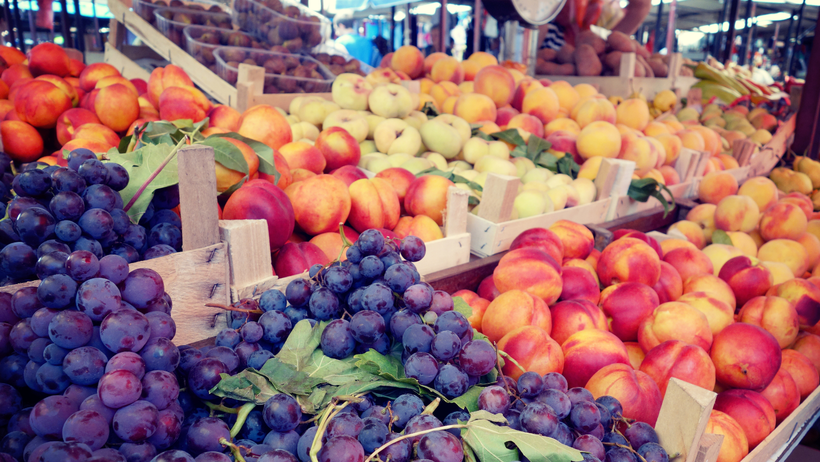 voce na pijaci iz Srbije